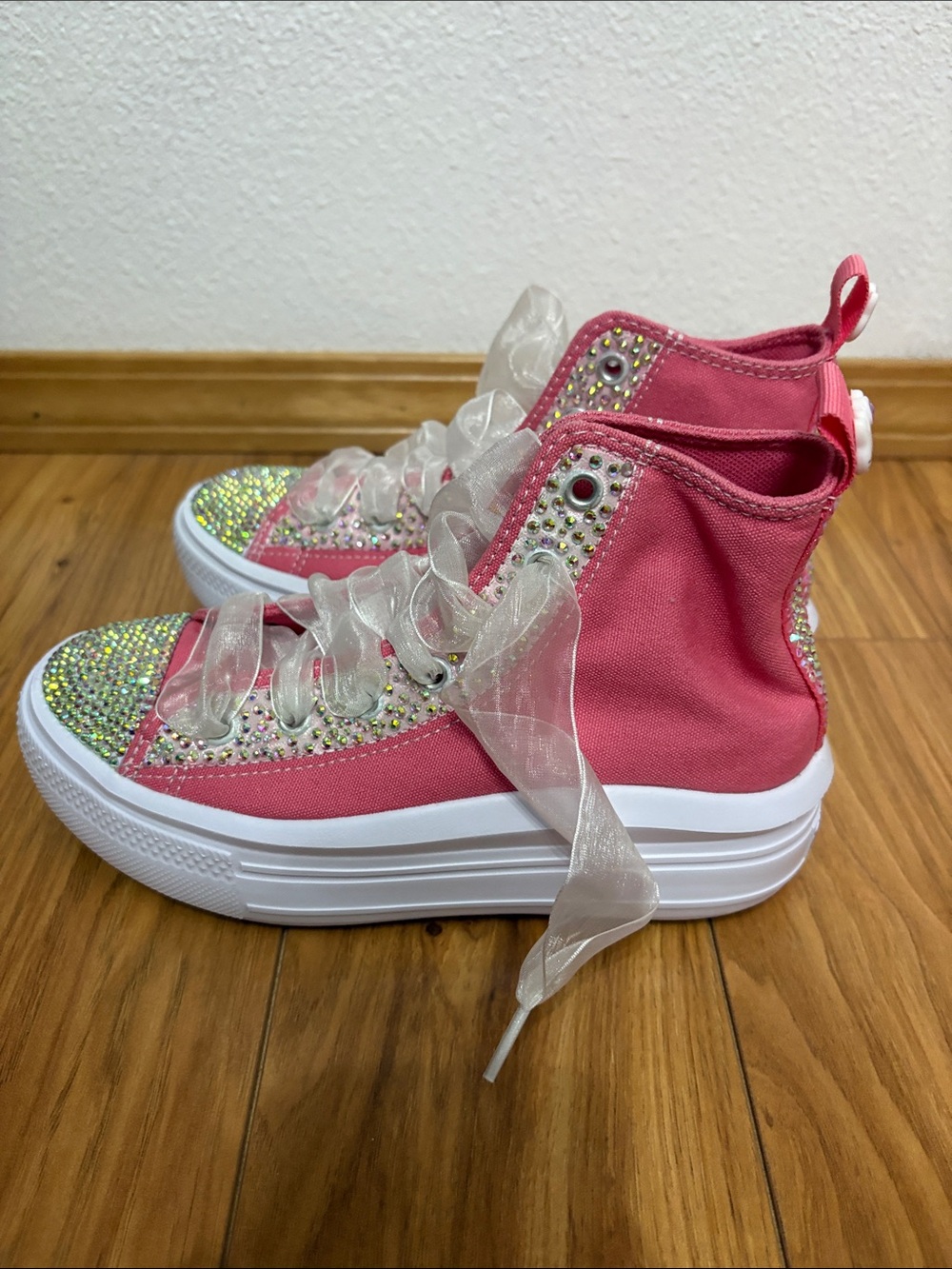 Converse Pink Crystal-Embellished Platform Sneakers hello kitty - Picture 3 of 7